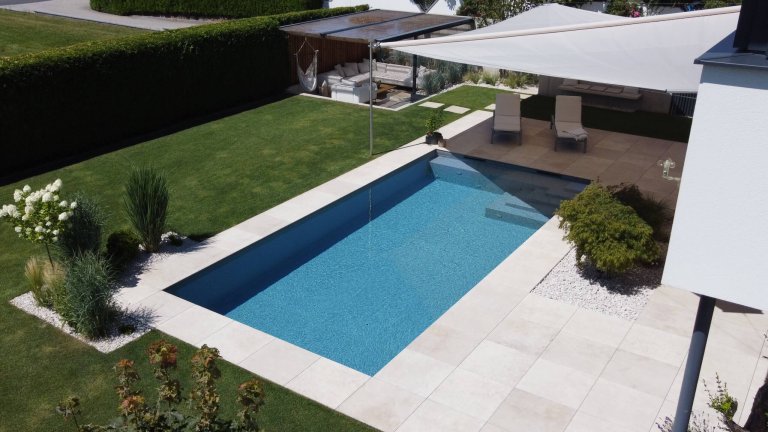 Rechteckpool mit Folie Touch Prestige grau, mit Einbautreppe, mit Flachskimmer