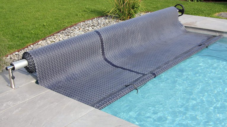 Solarabdeckung mitternachtsblau auf Aufroller