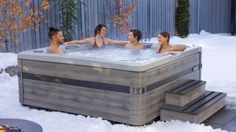Produktfoto A Series Whirlpool im Schnee