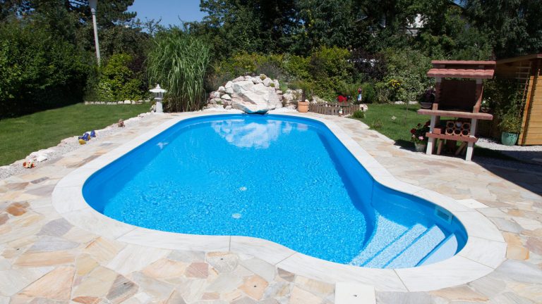 Ovalpool mit Römertreppe, Folie adriablau