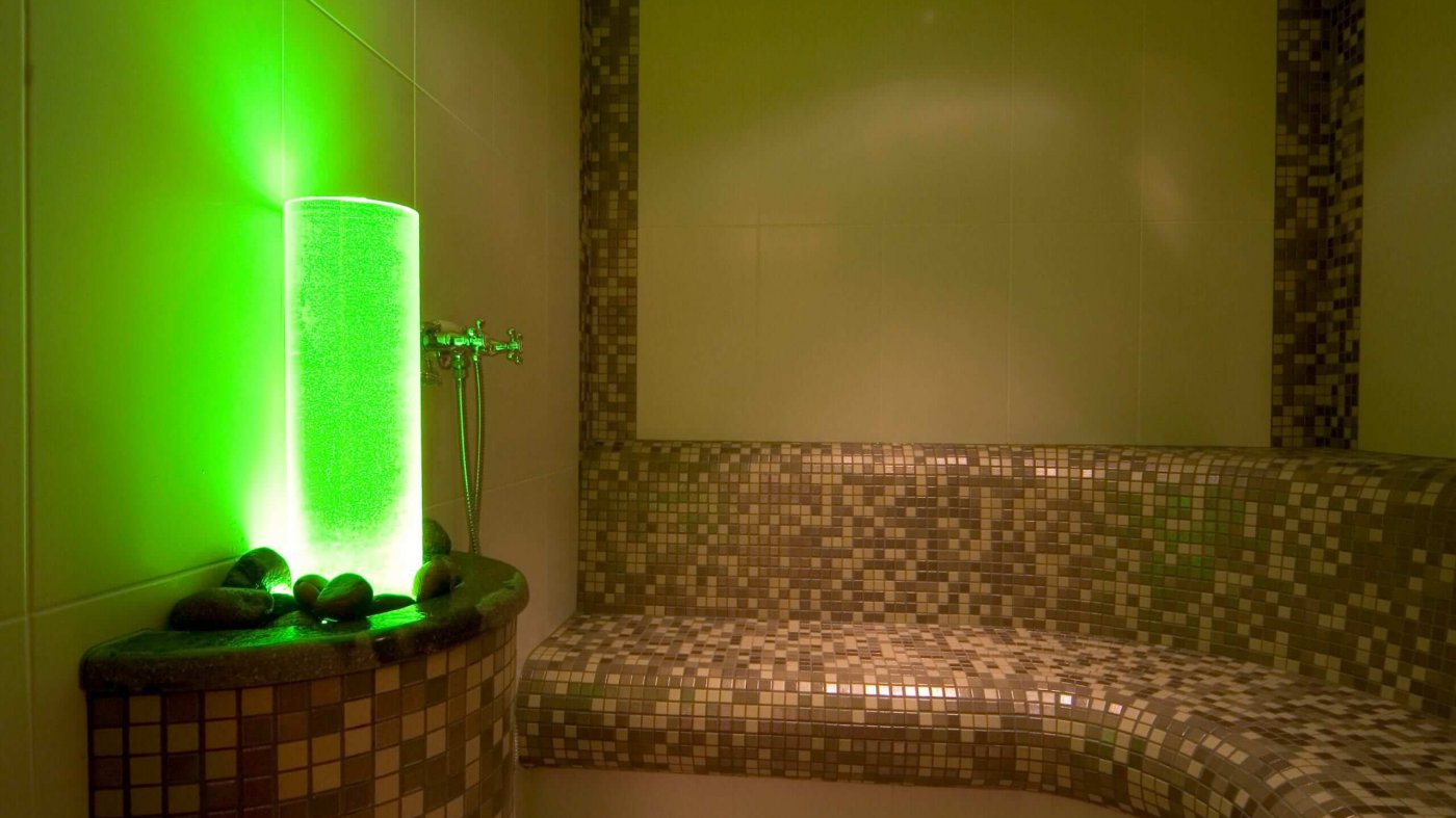 Dampfbad mit LED-leuchte