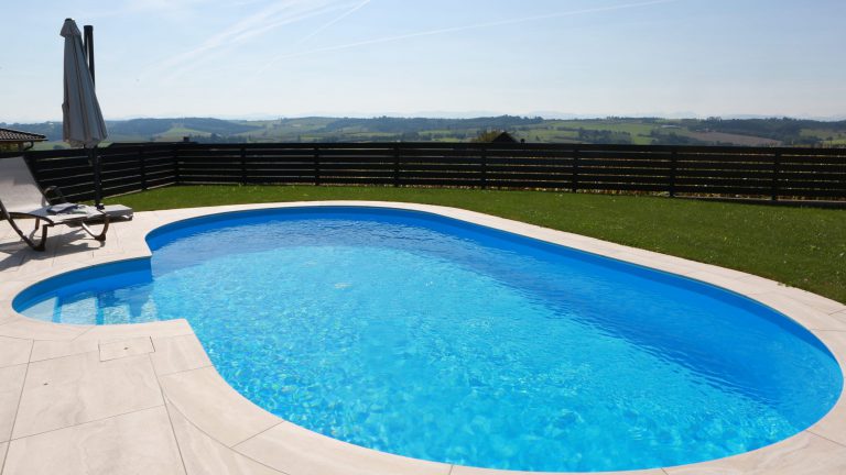 Ovalpool mit Römertreppe, Folie adriablau