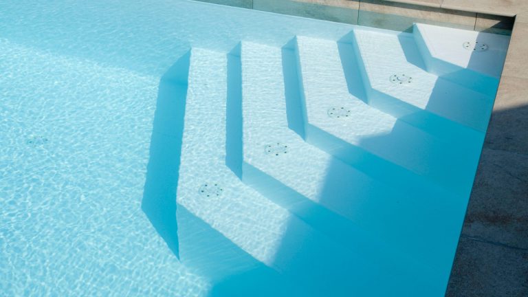 Rechteckpool mit Einbautreppe, Folie weiß