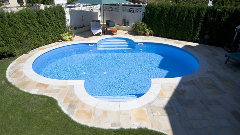 Ovalpool mit zwei Römertreppen, Folie Adriablau