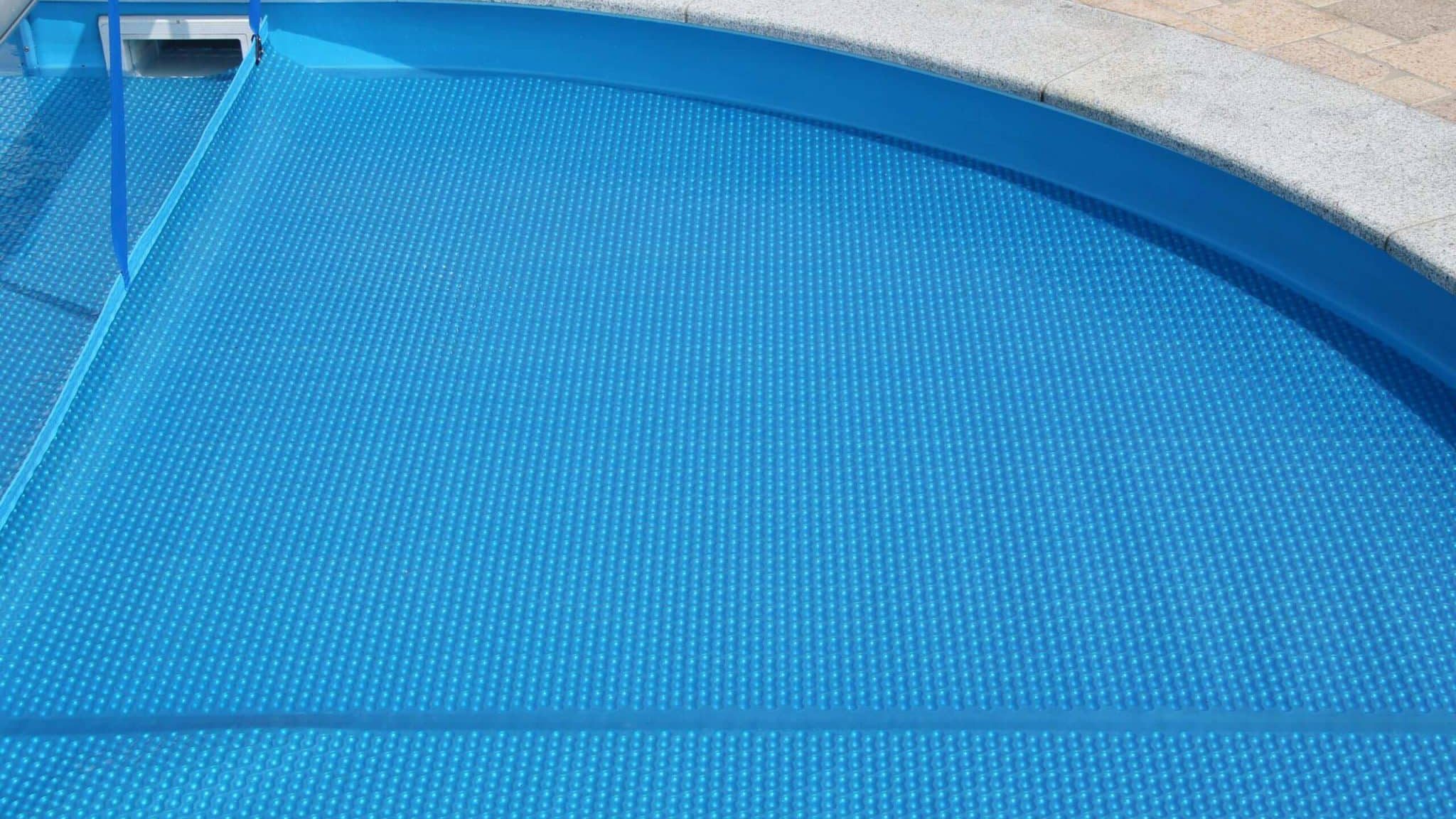 Solarabdeckung blau-silberbeschichtet