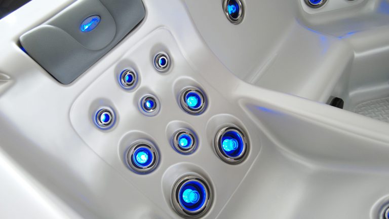 Whirlpool beleuchtete Düsen