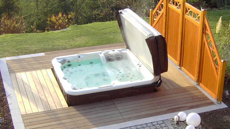 Whirlpool im Garten
